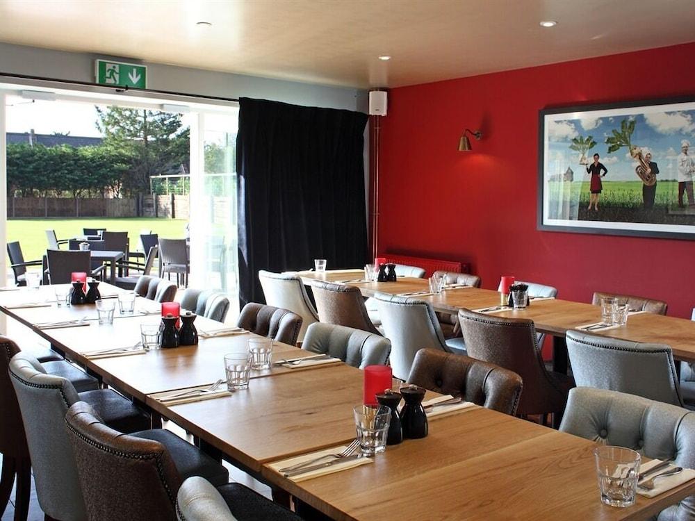 ホテル Sugarbeat Eating House Stoke Holy Cross エクステリア 写真